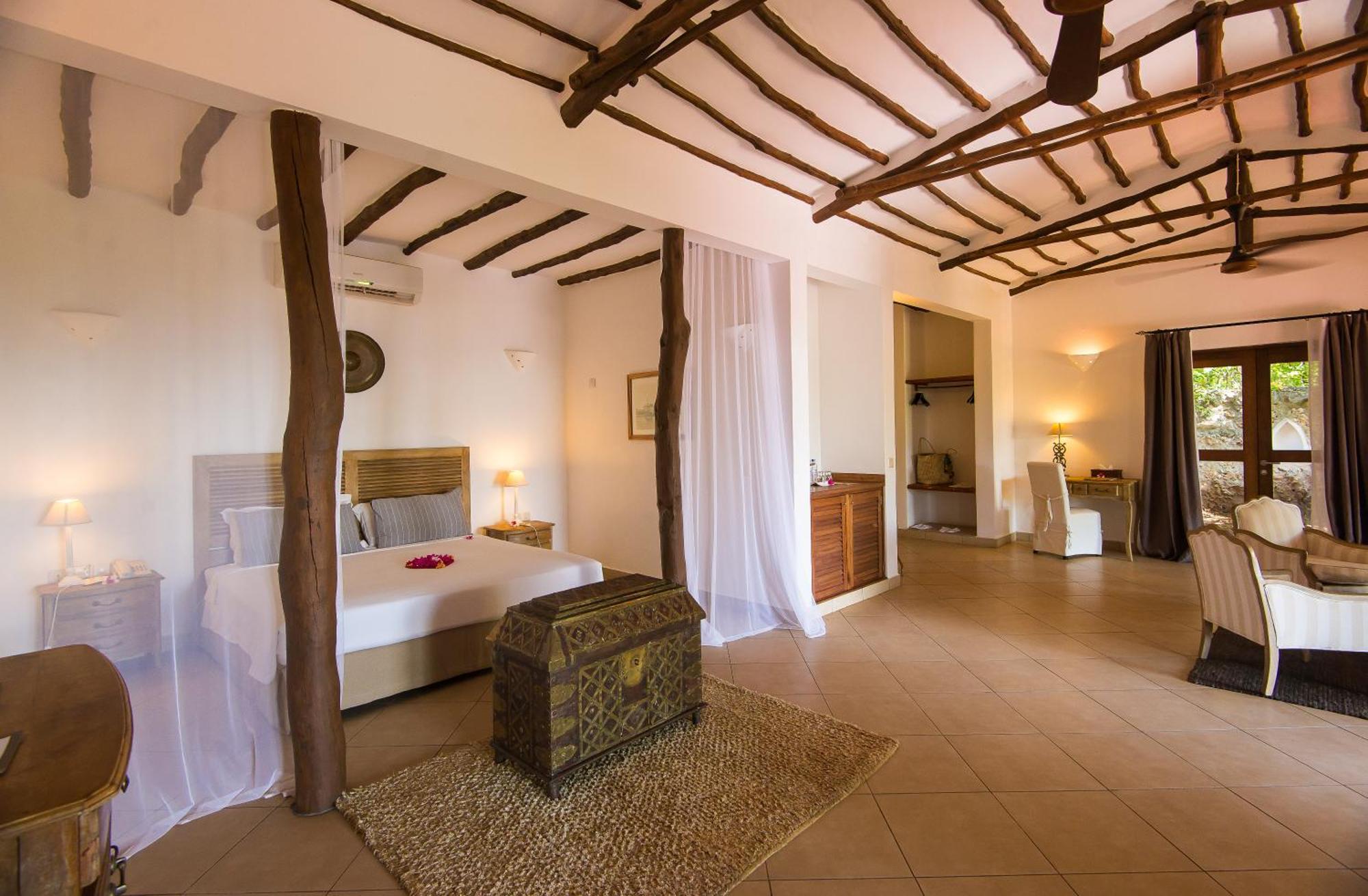Konokono Beach Resort And Isaraya Luxury Overwater Villas Michamvi Rom bilde
