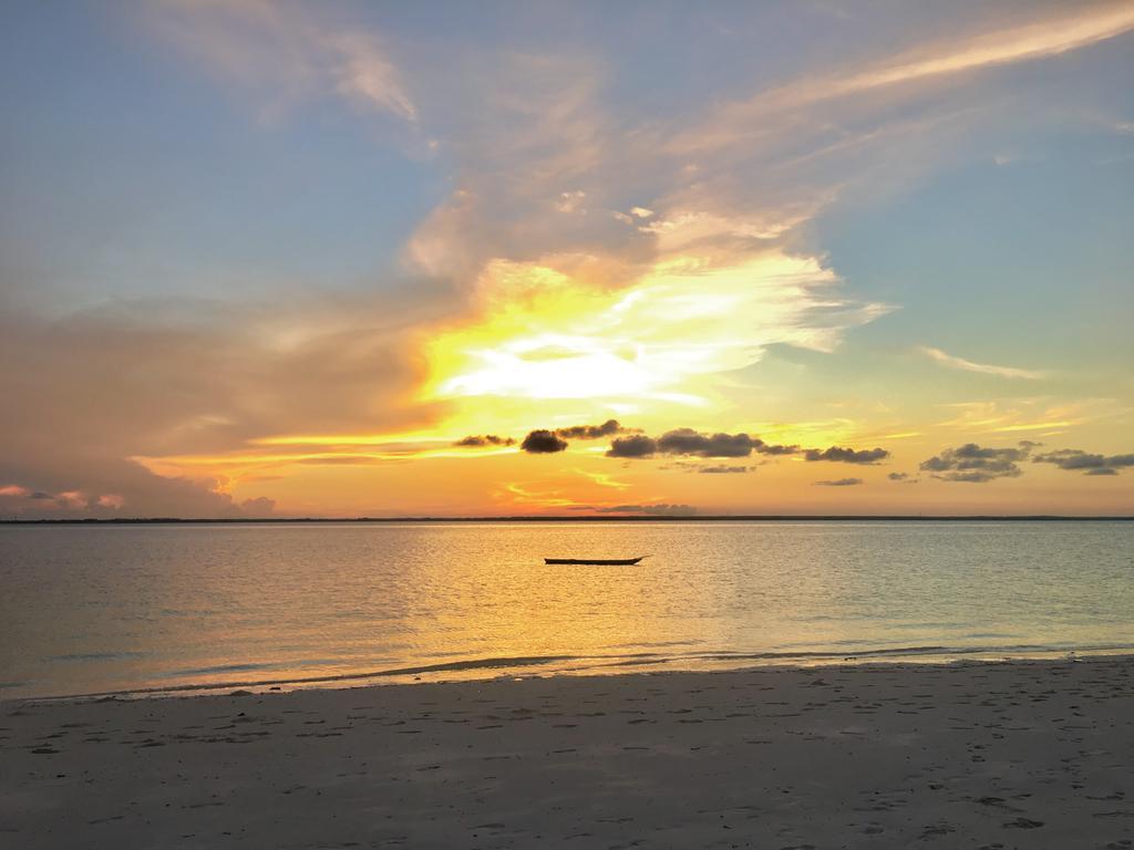 Konokono Beach Resort And Isaraya Luxury Overwater Villas Michamvi Eksteriør bilde