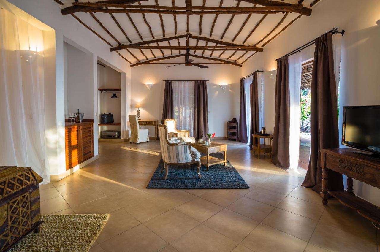 Konokono Beach Resort And Isaraya Luxury Overwater Villas Michamvi Rom bilde